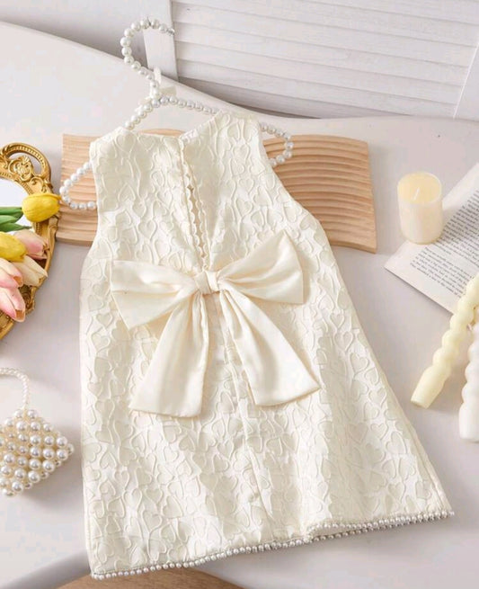 Robe de princesse avec ornement de perles pour jeune fille